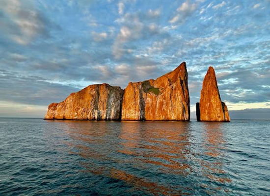ecuador/galapagos-islands/attraction/kicker-rock
