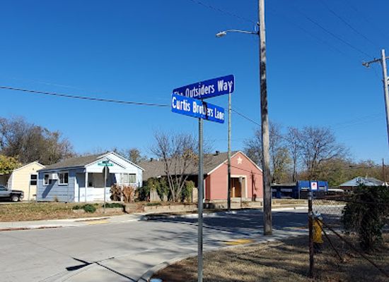 oklahoma/tulsa/brady-arts-district/attraction/the-outsiders-house-museum