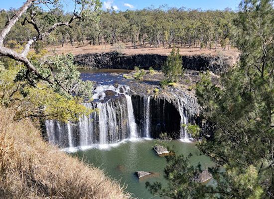 australia/southern-queensland/attraction/millstream-falls-national-park