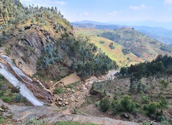 rwanda/karisimbi-volcano/attraction/les-chutes-de-ndaba