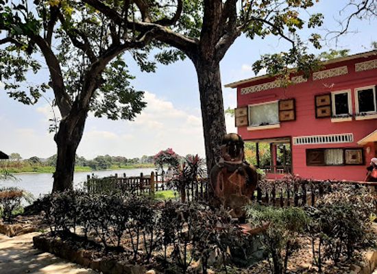 ecuador/guayas-region/attraction/la-garza-roja-parque-club