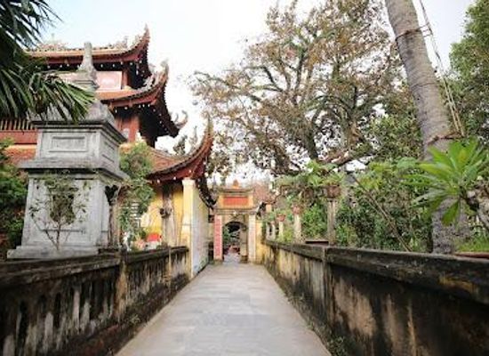 vietnam/cat-ba-island/attraction/chua-du-hang