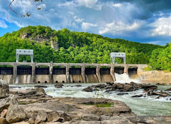 west-virginia/metro-valley/attraction/hawks-nest-dam