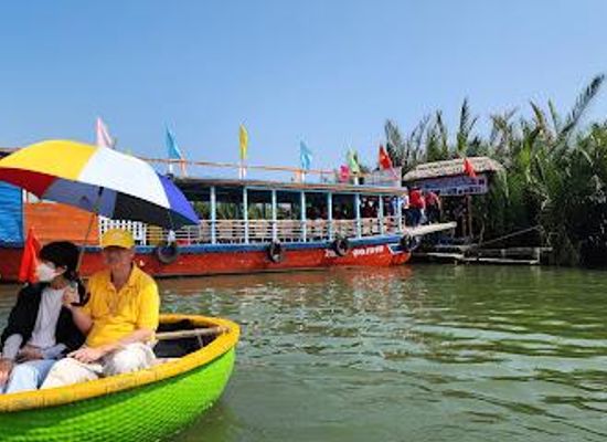 vietnam/hoi-an/attraction/hoi-an-basket-boat