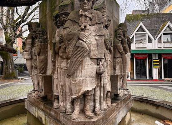 germany/cologne/attraction/willi-ostermann-brunnen