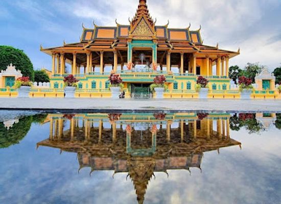 cambodia/phnom-penh/chamkar-mon/attraction/moonlight-pavilion-preah-tineang-chanchaya
