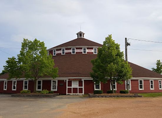 wisconsin/southeast-wisconsin/attraction/world-s-largest-round-barn