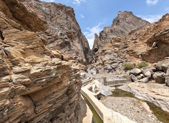 oman/jebel-shams/attraction/the-chains-oman