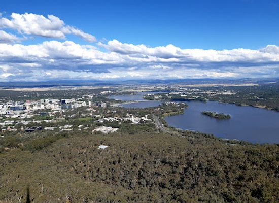 australia/canberra/manuka/attraction/black-mountain-nature-reserve
