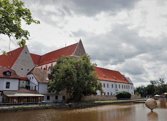 czechia/ceske-budejovice/attraction/dominican-monastery