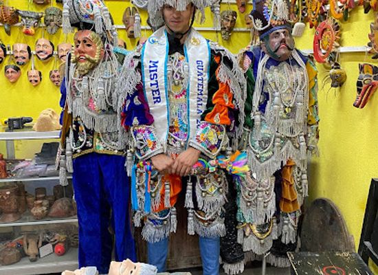 guatemala/chichicastenango-market/attraction/moreria-santo-tomas-fabrica-de-mascaras