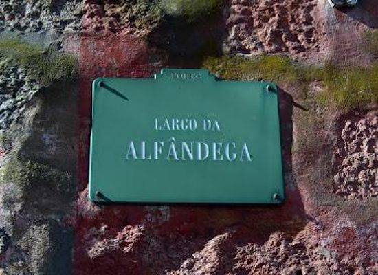 portugal/minho/attraction/largo-da-alfandega