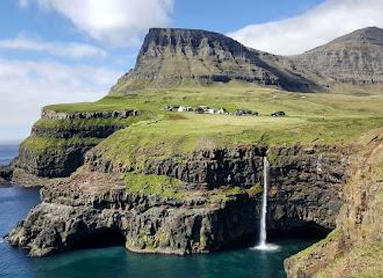 faroe-islands/kvivik/attraction/gasadalur