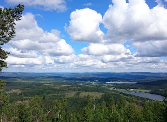 sweden/medelpad/landmark/flataklocken-sveriges-geografiska-mittpunkt