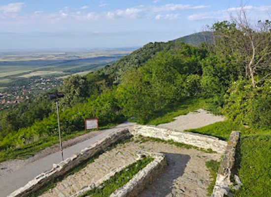 serbia/branicevo/attraction/vrsac-castle