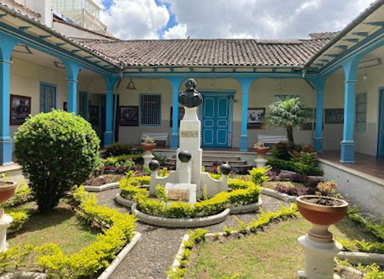ecuador/loja/attraction/music-museum