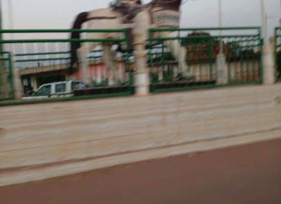 cote-d-ivoire/montagnes/attraction/statut-de-moctar-toure