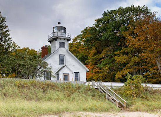 michigan/traverse-city/attraction/mission-point-lighthouse