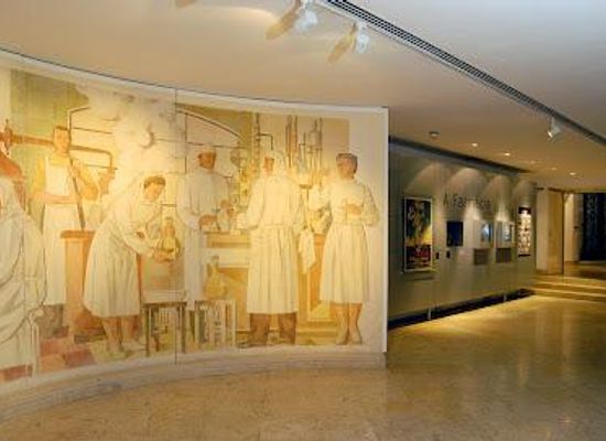 portugal/estremadura/attraction/pharmacy-museum