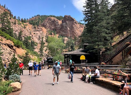 colorado/colorado-springs/attraction/the-broadmoor-seven-falls