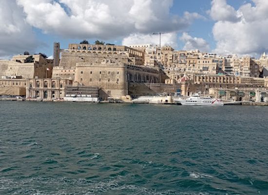 malta/marsamxett-harbour/attraction/st-elmo-breakwater