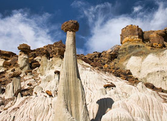 utah/lake-powell/attraction/wahweap-hoodoos-trailhead