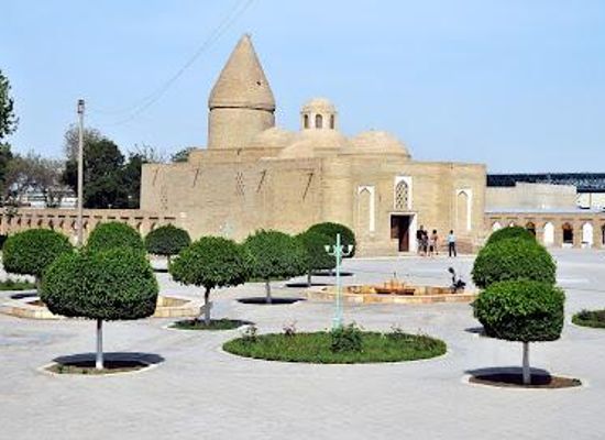 uzbekistan/bukhara/attraction/chashmai-ayub-mausoleum