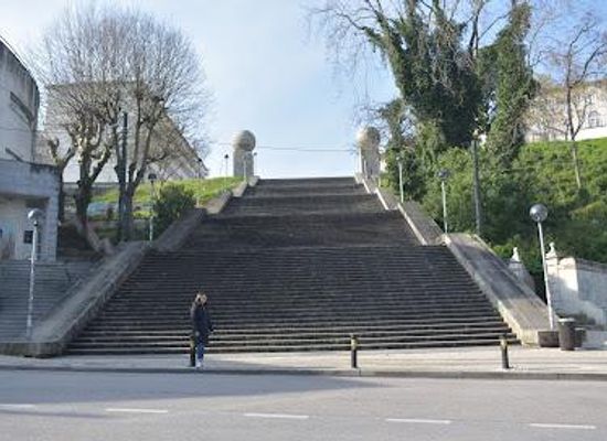 portugal/serra-da-lousa/attraction/escadas-monumentais-da-universidade-de-coimbra