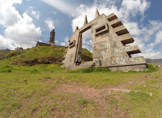 peru/choquequirao-trek/attraction/puerta-del-sol