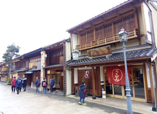 japan/kanazawa/omicho-market/attraction/nishi-chaya-district