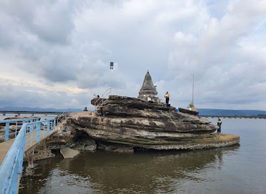 cambodia/koh-kong/attraction/khun-chhang-historical-stupa