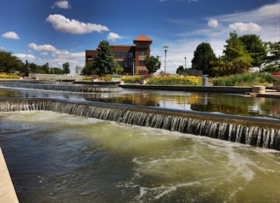 indiana/michiana/attraction/mishawaka-riverwalk