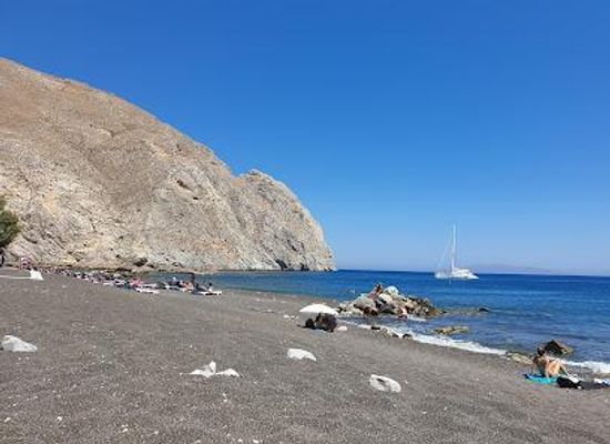 greece/santorini/attraction/paralia-perissa