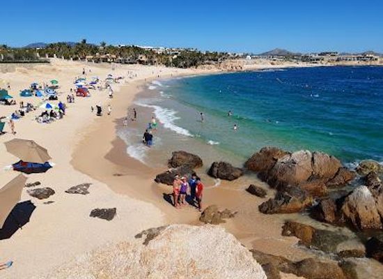 mexico/cabo-san-lucas/attraction/chileno-bay-public-beach