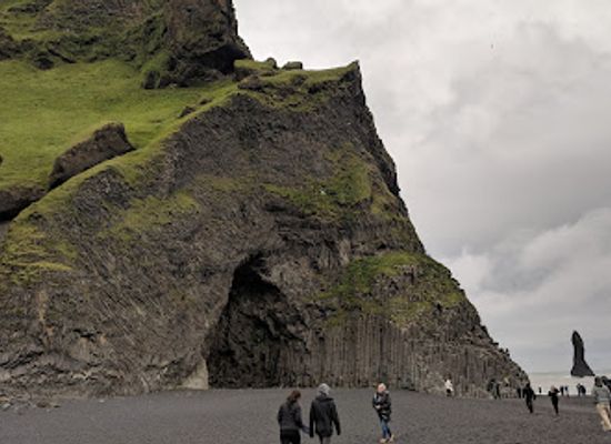 iceland/vik/attraction/reynisdrangar-cliffs