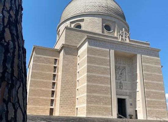 italy/rome/attraction/basilica-dei-santi-pietro-e-paolo