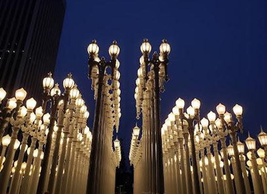 california/westside/attraction/public-art-urban-light