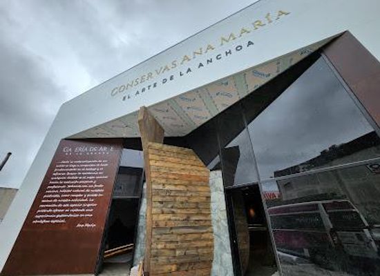 spain/bilbao/attraction/galeria-de-arte-de-la-anchoa
