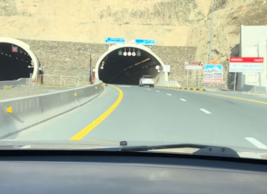 united-arab-emirates/gulf-of-oman-coast/attraction/al-raugh-tunnel-road