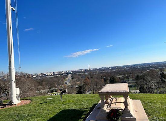 virginia/northern-virginia/attraction/president-john-f-kennedy-memorial
