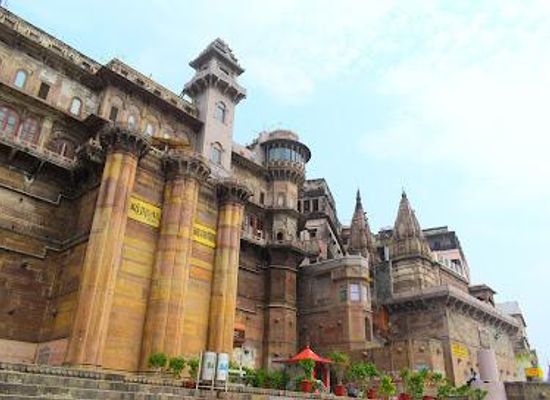 india/varanasi/attraction/darbhanga-ghat