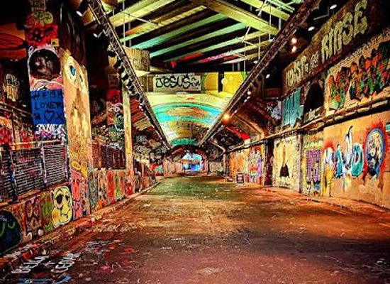 united-kingdom/devon/attraction/the-graffiti-tunnel
