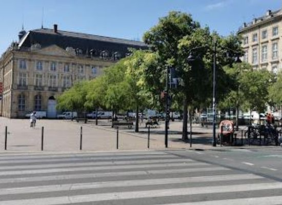 france/bordeaux/attraction/place-jean-jaures
