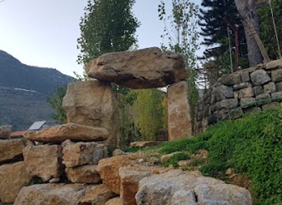 lebanon/chouf/attraction/kahf-el-founoun