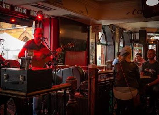 ireland/county-dublin/attraction/the-quays-dublin-temple-bar