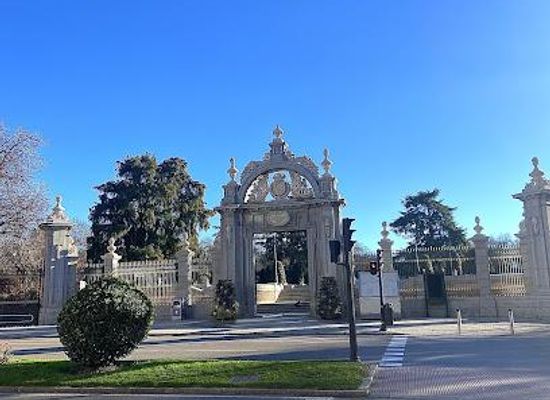 spain/madrid/landmark/puerta-de-felipe-iv