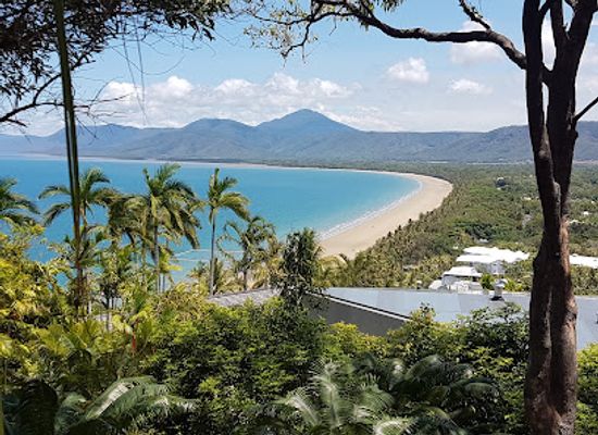 australia/cairns/port-douglas/attraction/flagstaff-hill-lighthouse