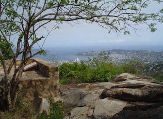 mexico/acapulco/attraction/zona-arqueologica-de-palma-sola