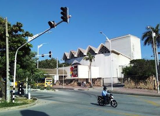 colombia/barranquilla/attraction/teatro-amira-de-la-rosa