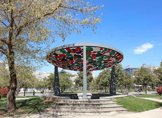 albania/has/attraction/friendship-monument